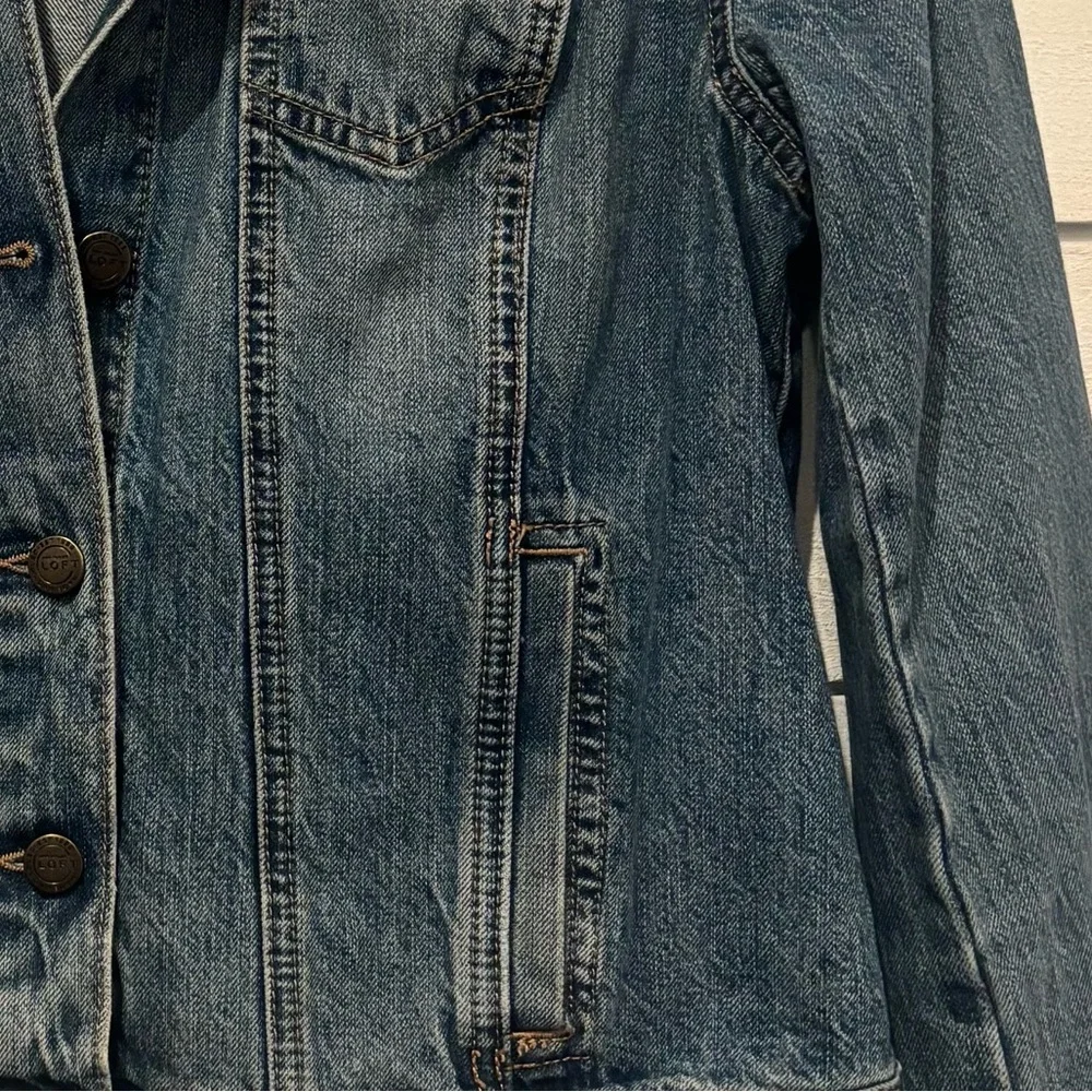LOFT Classic Denim Jean Jacket in size medium. Great condition! - Picture 7 of 12